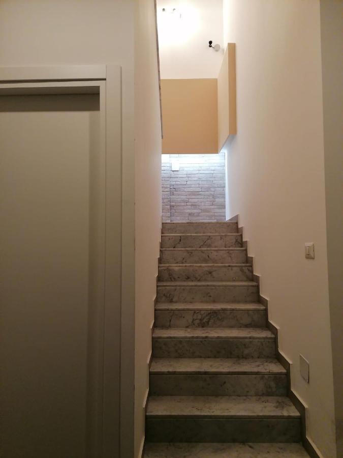 Dante Apartment